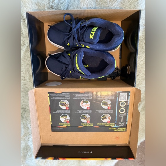 Heelys Kids Shoes size 2 USA youth 2- Navy/Neon Yellow all parts included in box - Picture 7 of 8